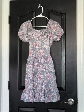 Tiny Girl Floral Puff-Sleeve Dress in Pink and Gray